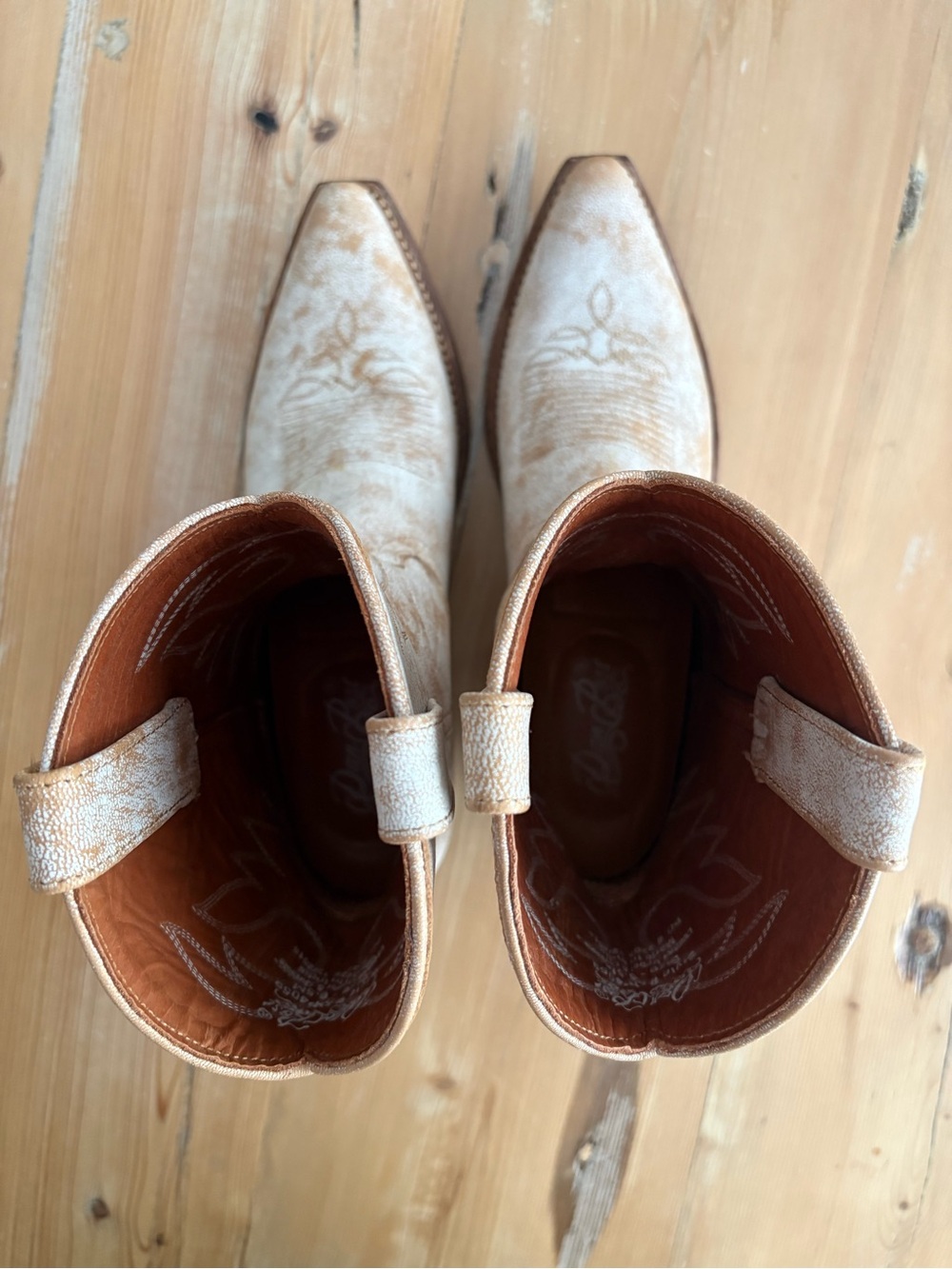Classic Cowboy Vintage Western Style Women's Boots by Dan Post - Picture 8 of 10